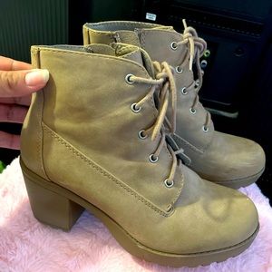 Kids boots